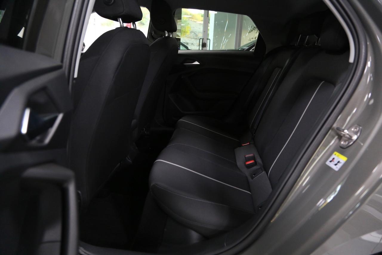 Audi A1 Sportback 25 TFSI S line