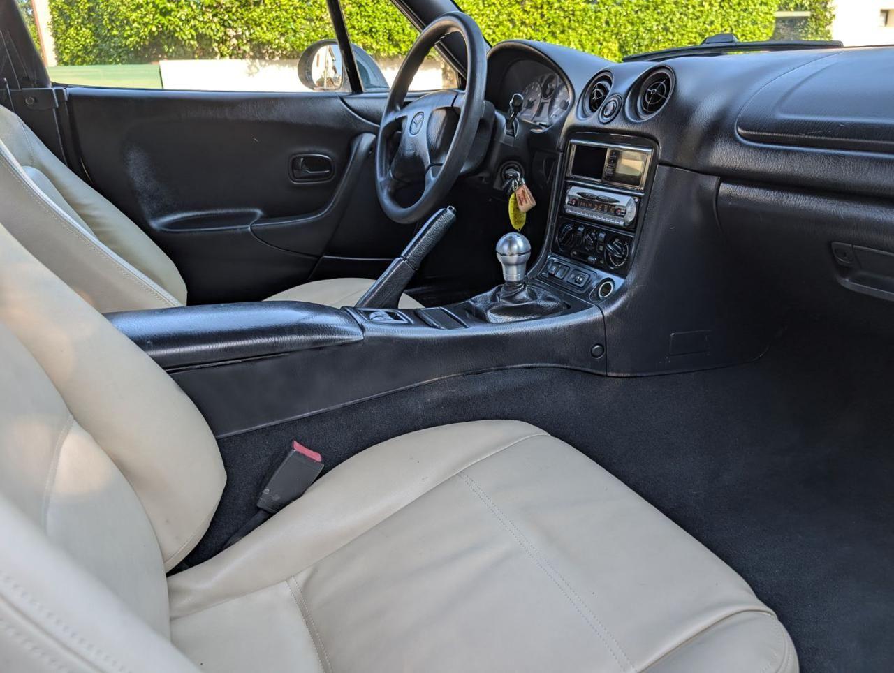 Mazda MX-5 1.6i 16V cat