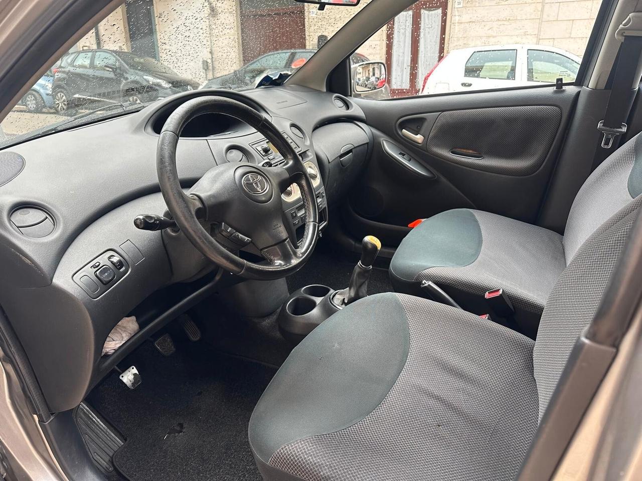 Toyota Yaris 1.0i 16V cat 5 porte
