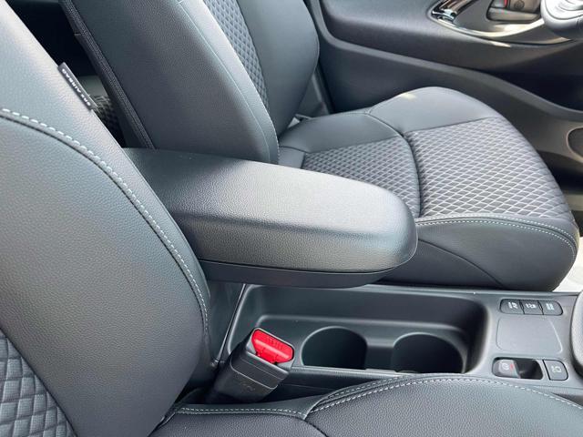 TOYOTA Yaris 1.5 130 Hybrid 5 porte Lounge - NUOVA