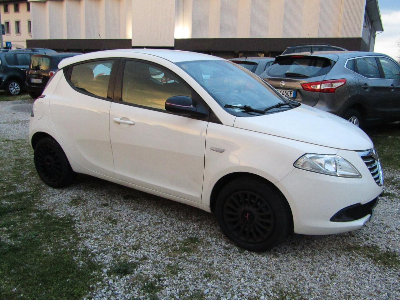 Lancia Ypsilon 1.2 69 CV 5 porte