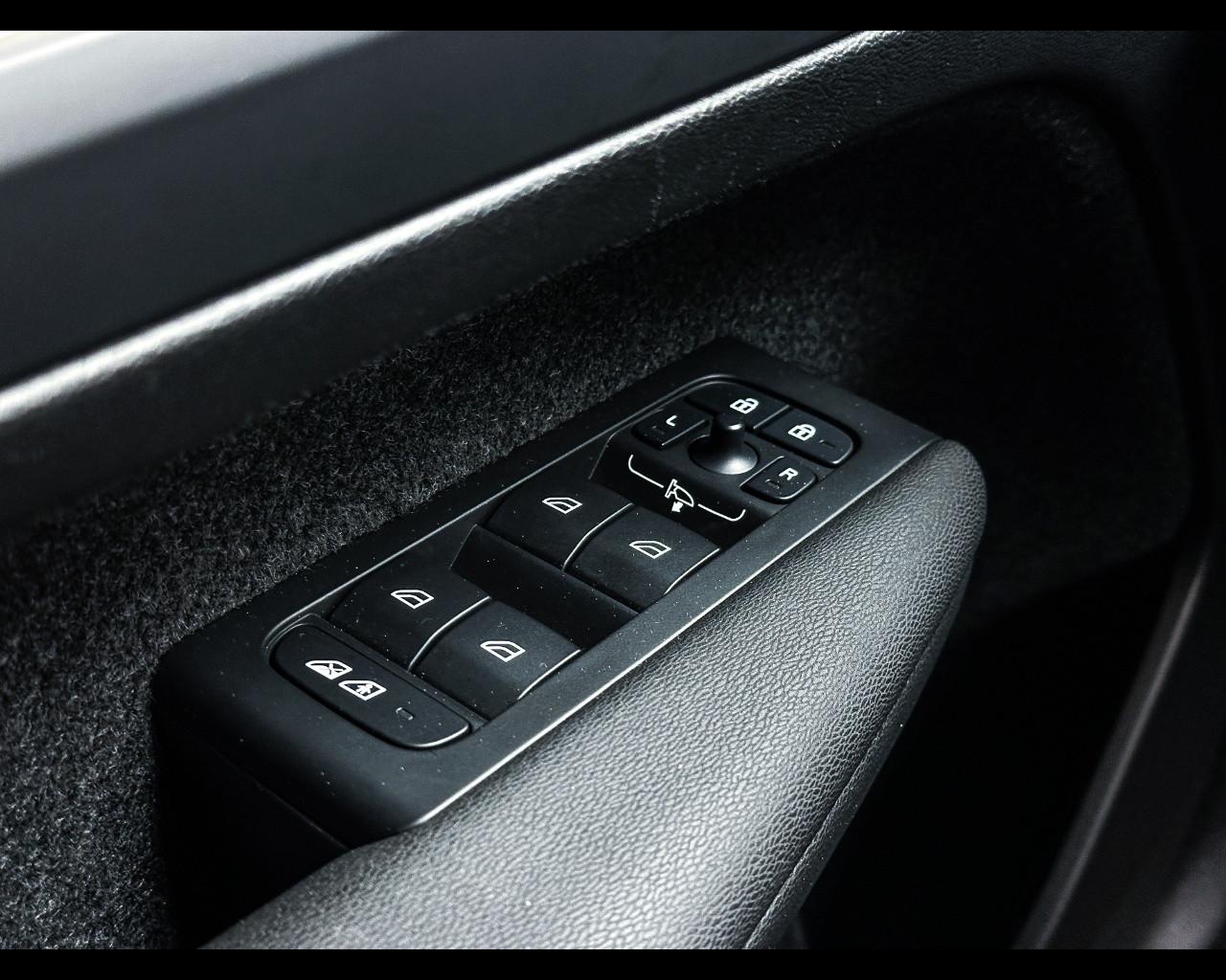 VOLVO XC40 (2017-->) - XC40 B3 automatico Core