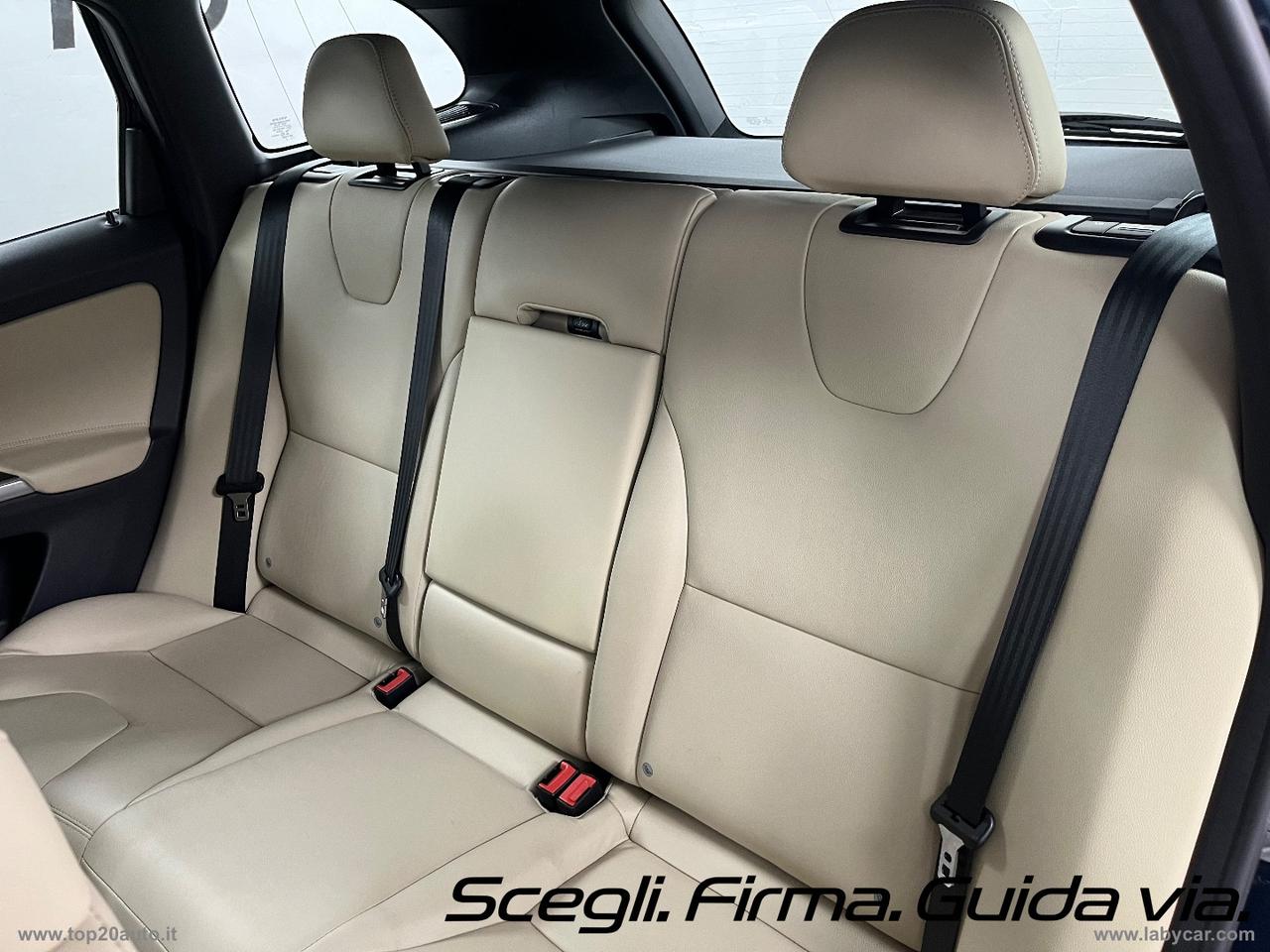 VOLVO XC60 D4 Summum|TETTO APRIBILE|PELLE|SEDILI RISC.