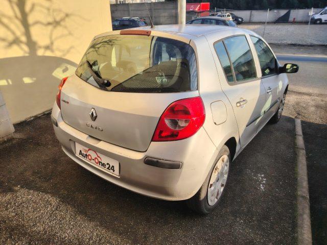 RENAULT Clio 1.2 16V 5 porte Le Iene NEOPATENTATI