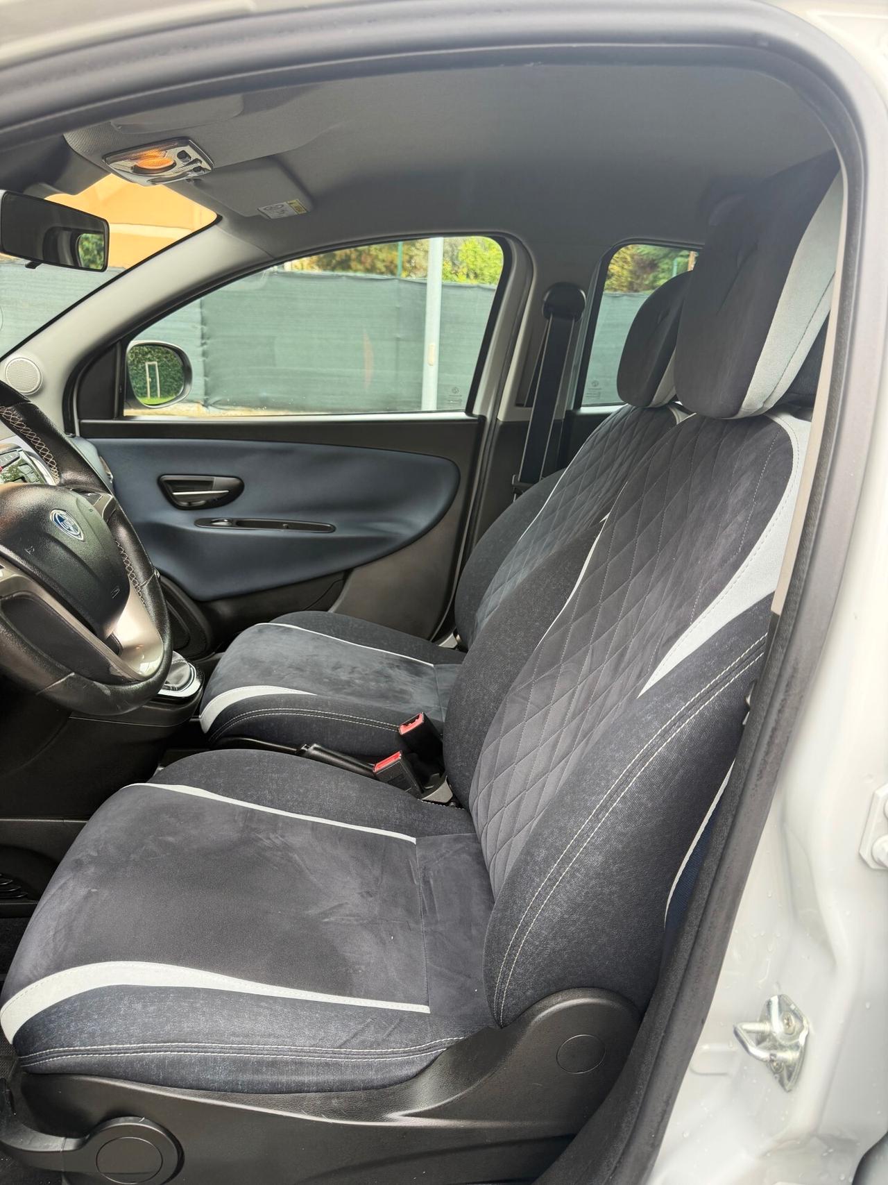 Lancia Ypsilon 0.9 METANO - NEOP. - 12 MESI DI GARANZIA -