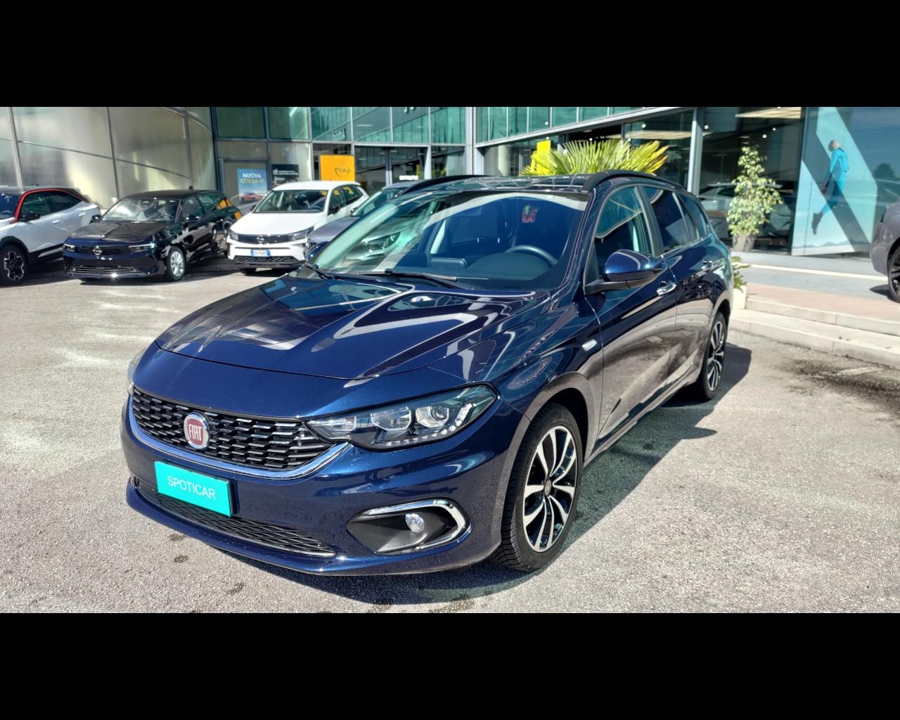 FIAT Tipo (2015-->) - Tipo 1.6 Mjt S&S SW Lounge