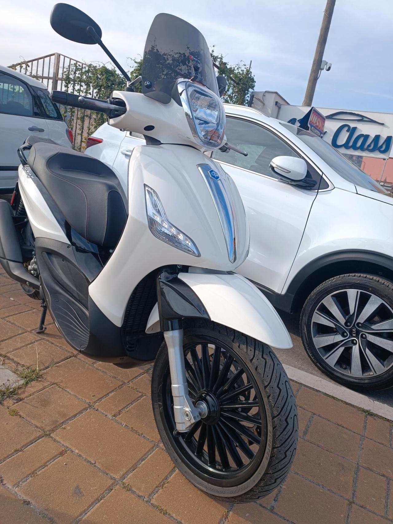 Piaggio Beverly 300