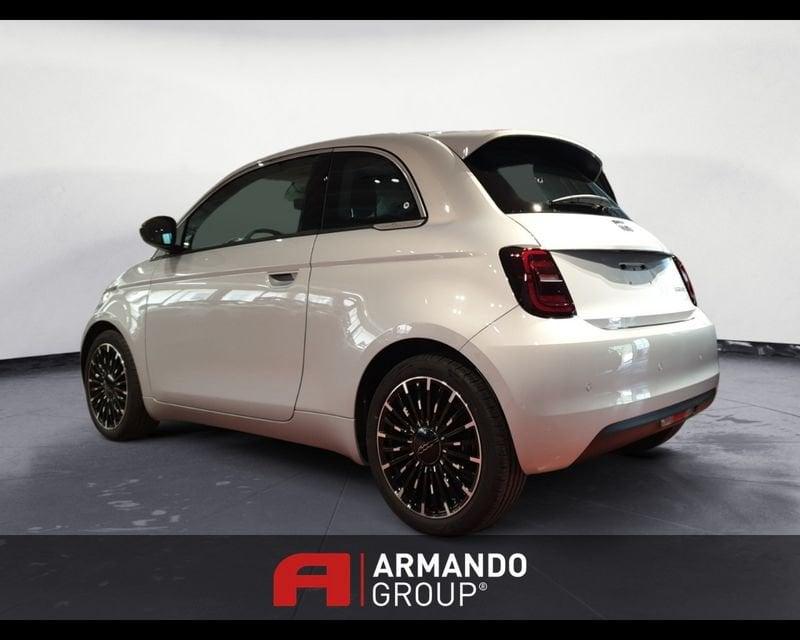 FIAT 500 (2020-->) Berlina Hybrid Icon