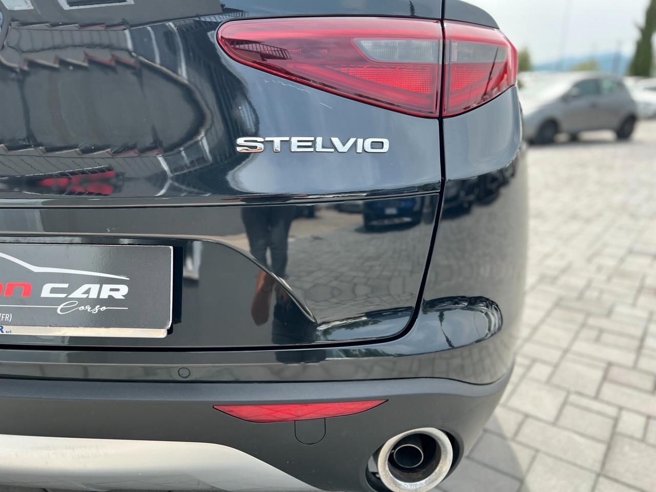 Alfa Romeo Stelvio 2.2 Turbodiesel 160 CV AT8 RWD - UNIPRO