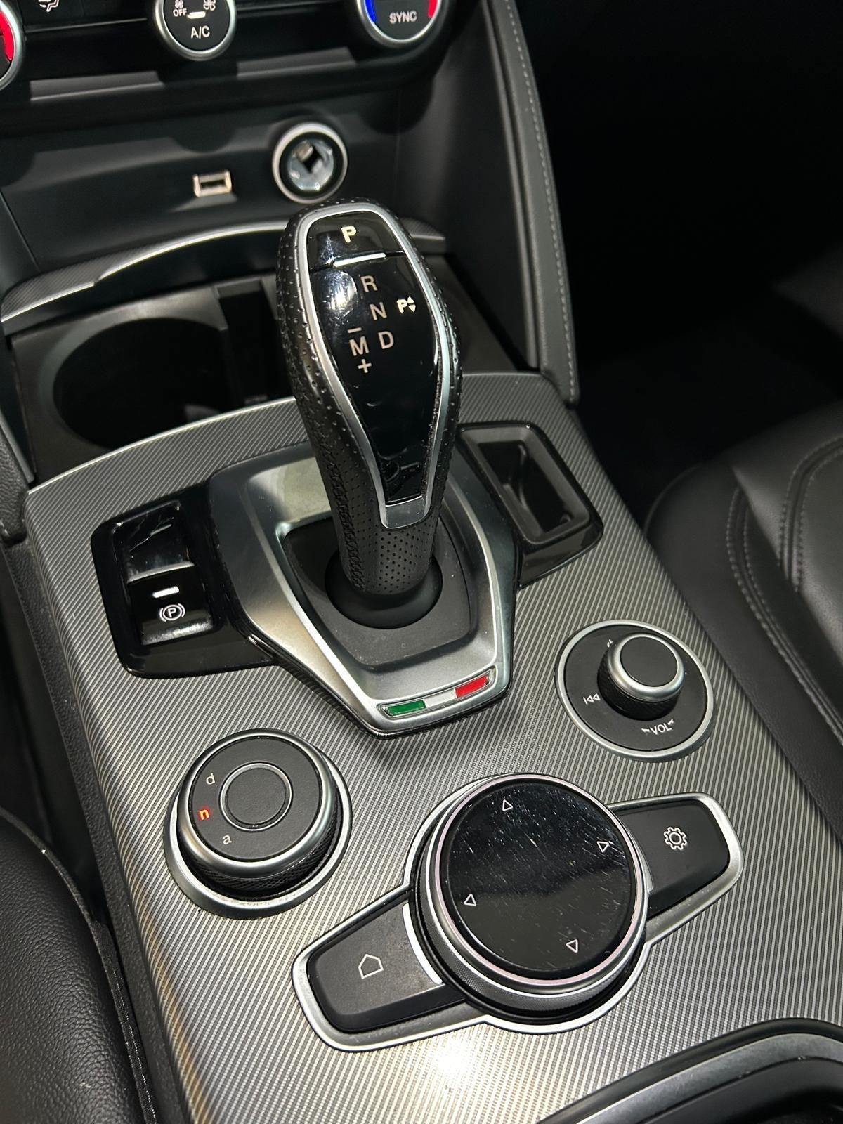 Alfa Romeo Stelvio 2.2 Turbodiesel 190 CV AT8 RWD Business