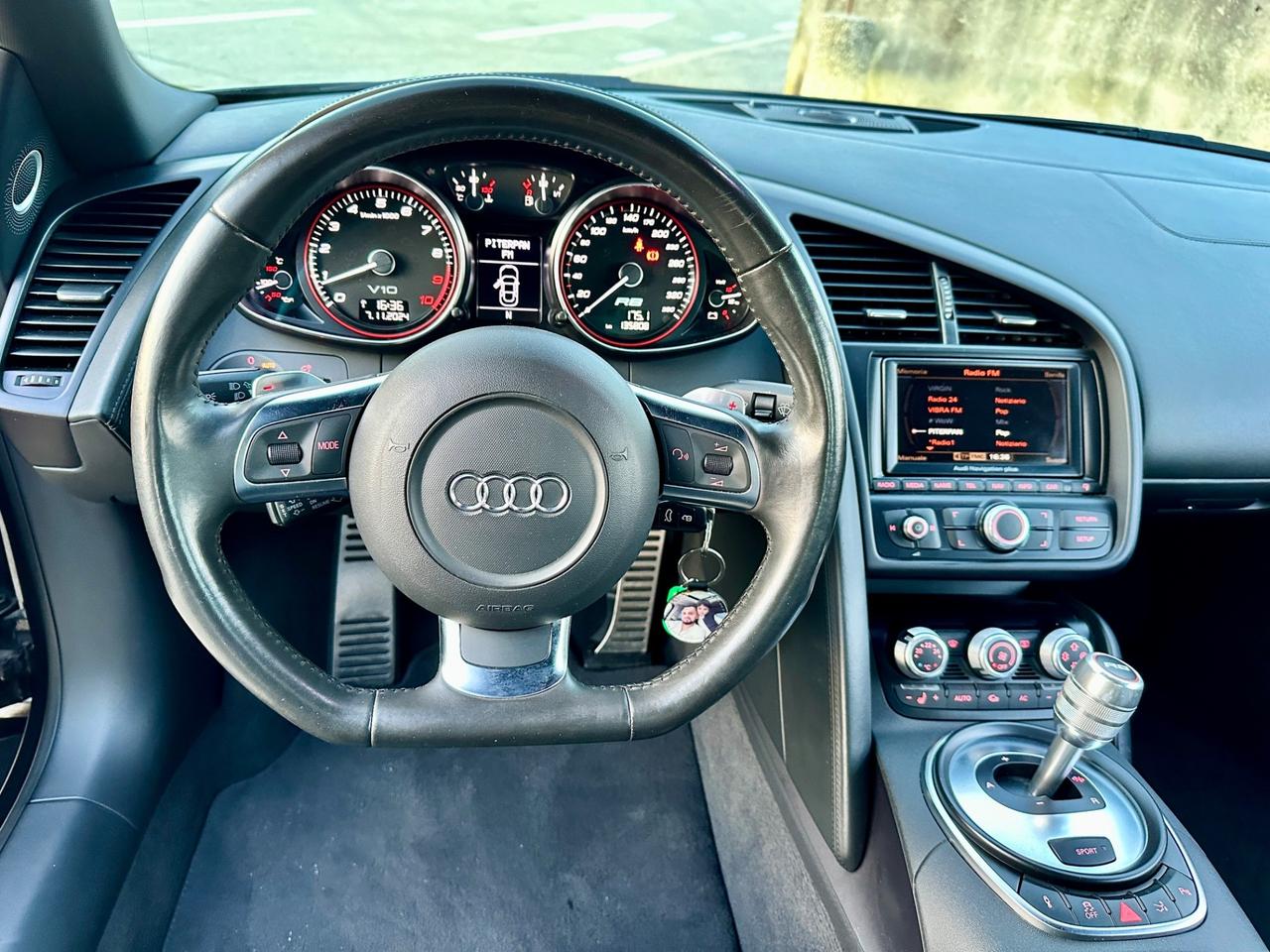 Audi R8 Spyder 5.2 V10 FSI quattro R tronic