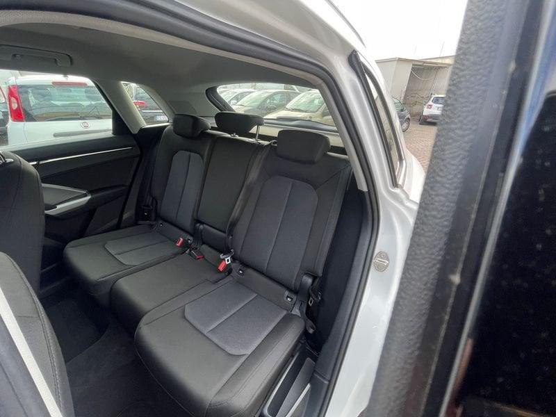 Audi Q3 Q3 35 TDI S tronic Business Advanced