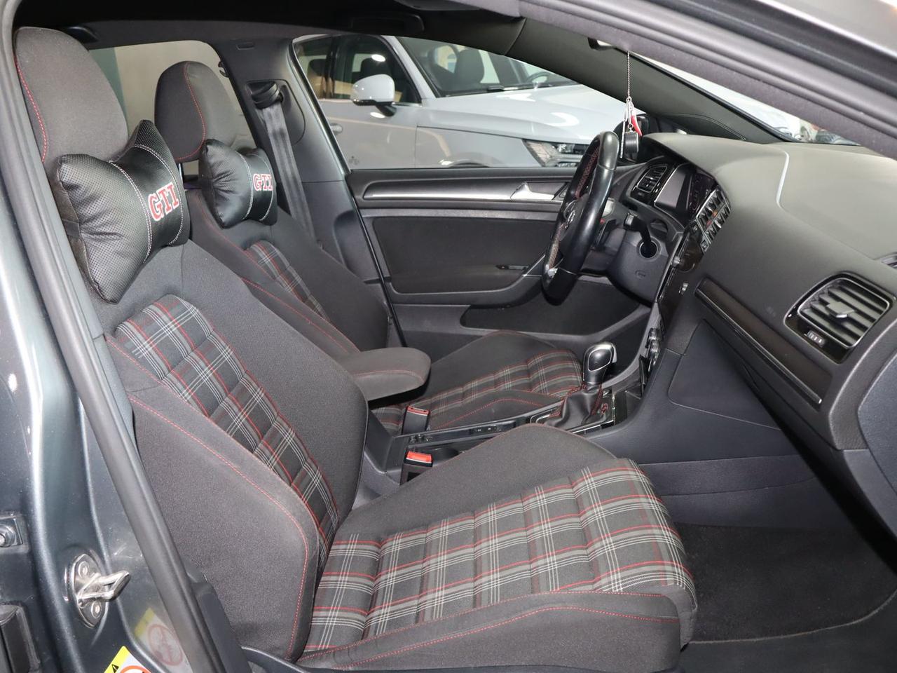 Volkswagen Golf GTI 2.0 TSI GTI #50260