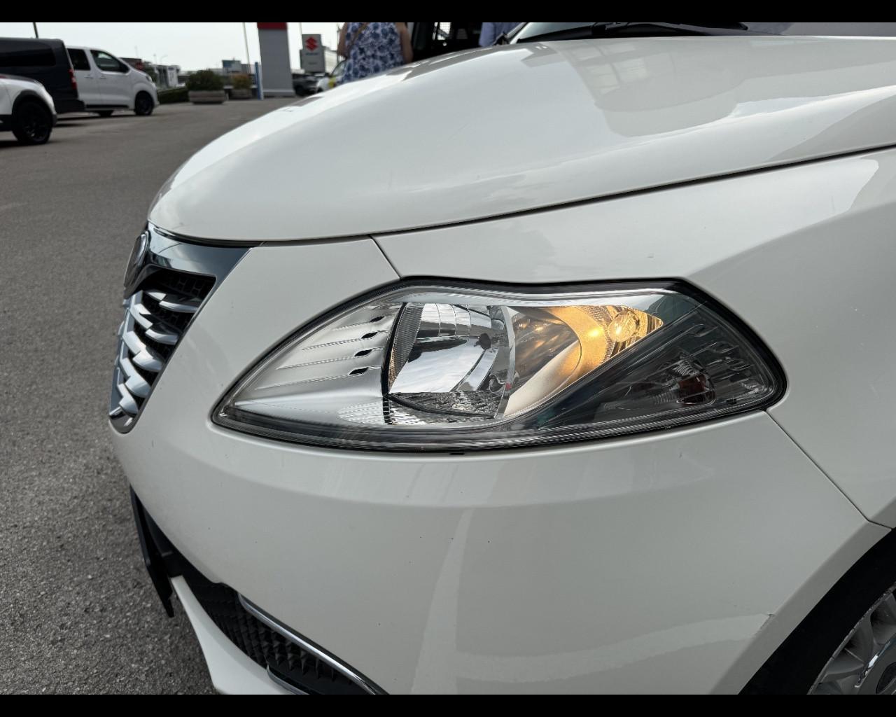 LANCIA Ypsilon 3ª serie - Ypsilon 1.2 69 CV 5 porte Gold