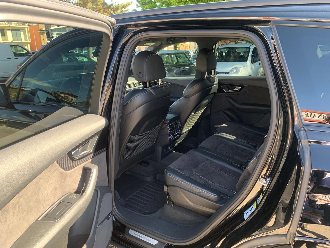 Audi Q7 3.0 50 TDI MHEV S Line