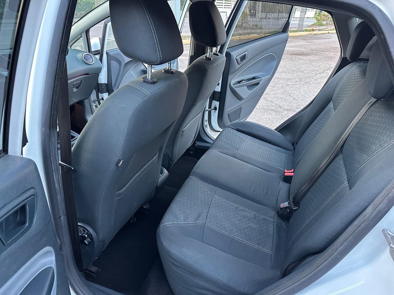 Ford Fiesta 1.4 16V 5p. Bz.- GPL Titanium Bs.