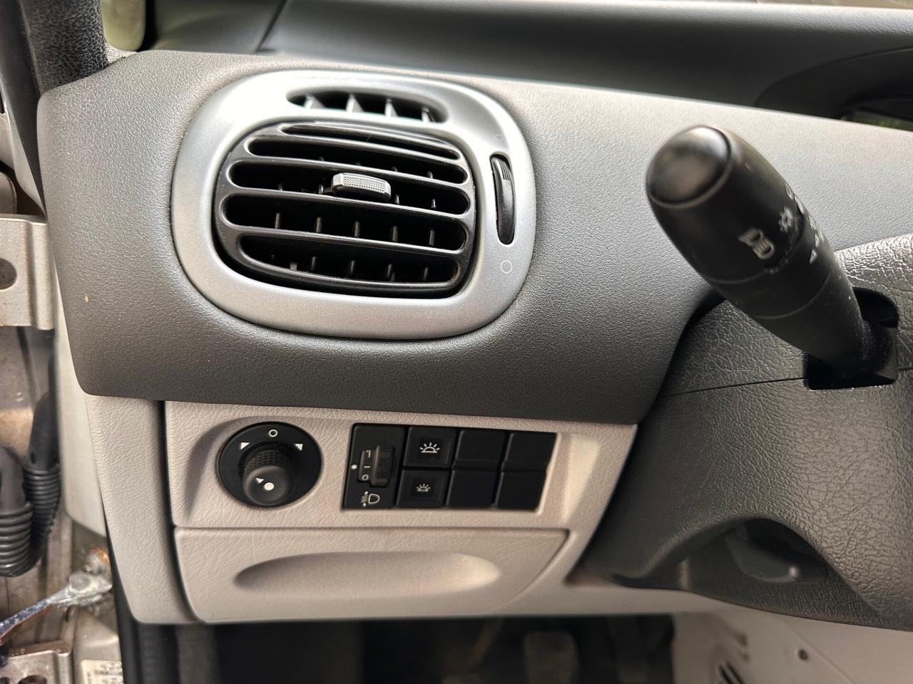 Citroen Xsara Picasso 1.6 HDi *Volante in Pelle