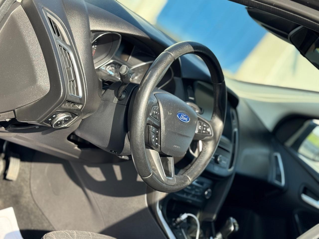 FORD FOCUS BENZINA ECOBOOST 125CV TITANIUM GARANZIA