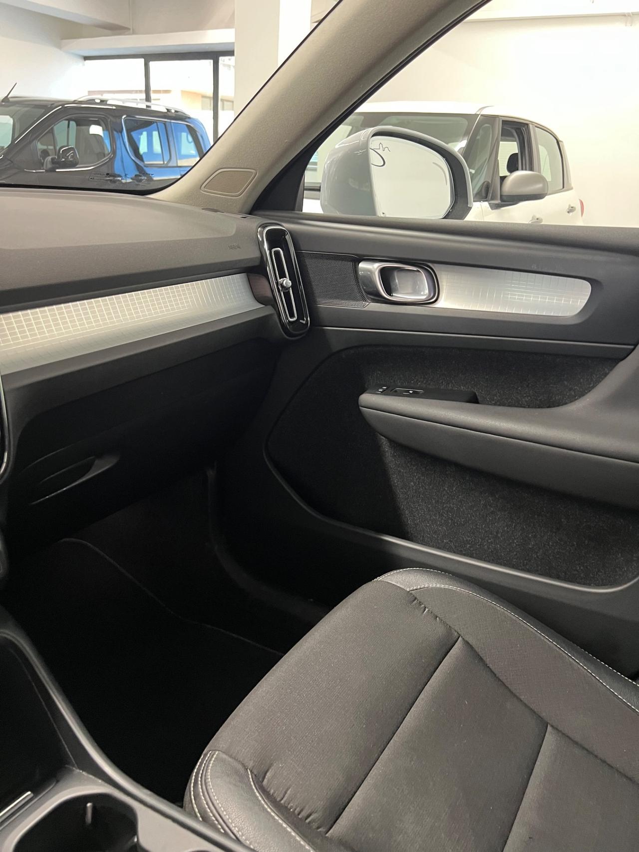 Volvo XC40 D4 AWD Geartronic Momentum