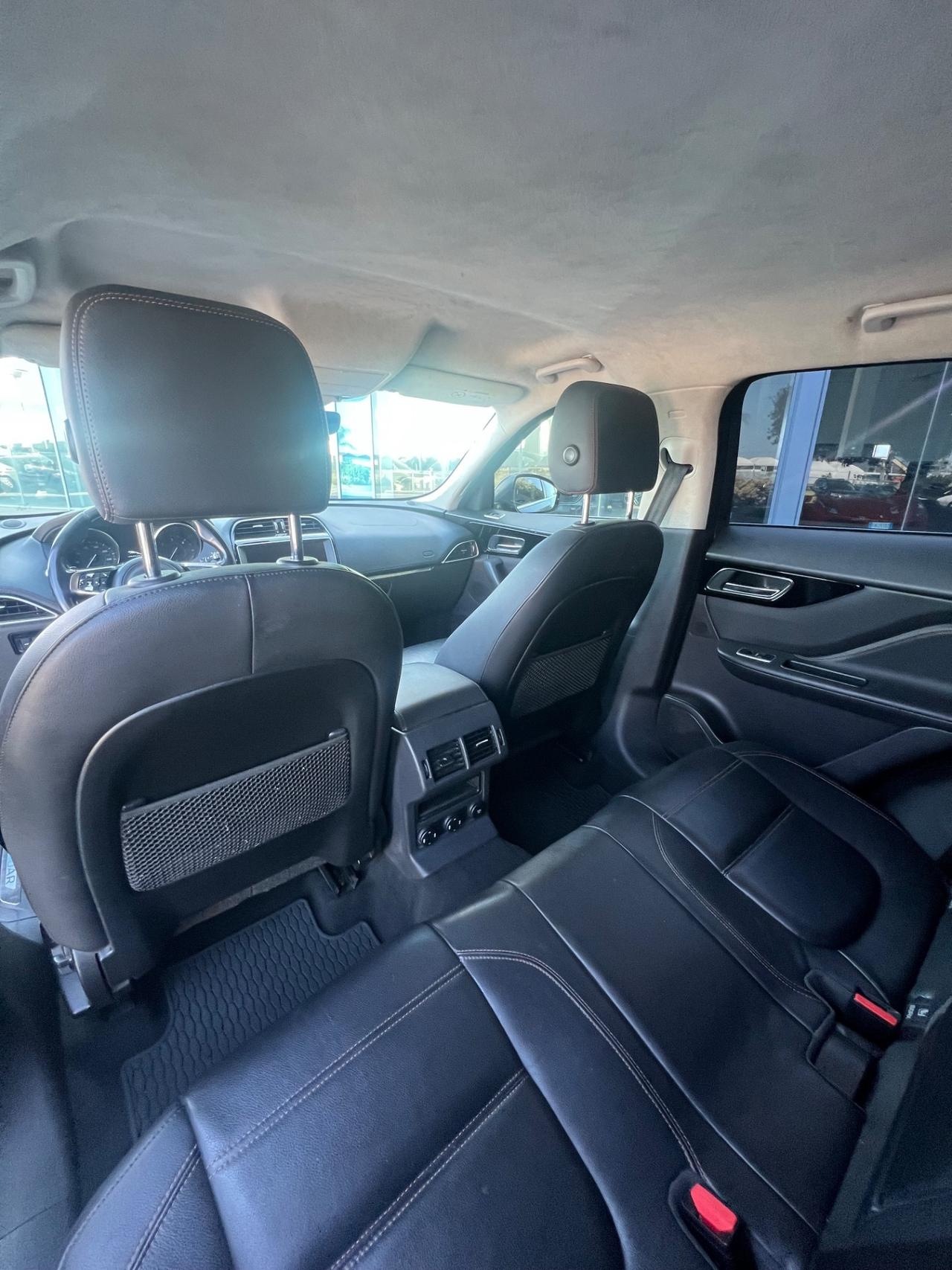 Jaguar F-Pace 2.0 D 180 CV AWD aut. Prestige
