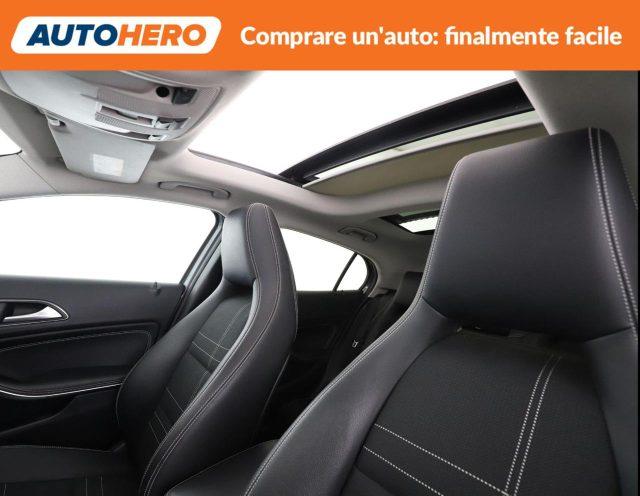 MERCEDES-BENZ GLA 180 Premium