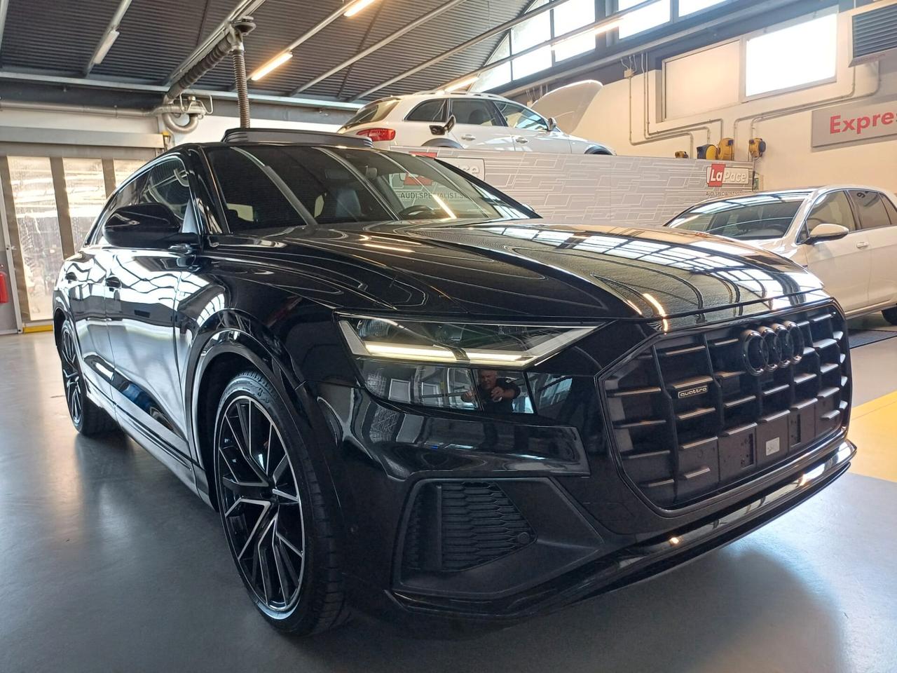 Audi Q8 45 TDI quattro tiptronic S-line