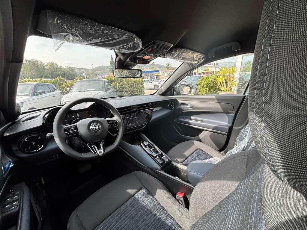 Alfa Romeo Junior 1.2 136 CV Hybrid 2026 KM 0 IVA ESPOSTA Tua a solo 249 Euro al mese