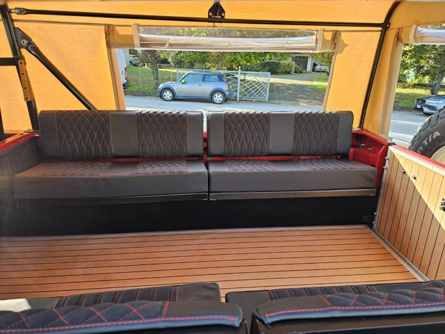 LAND ROVER Defender 110 2.5 Tdi cat S.W. County