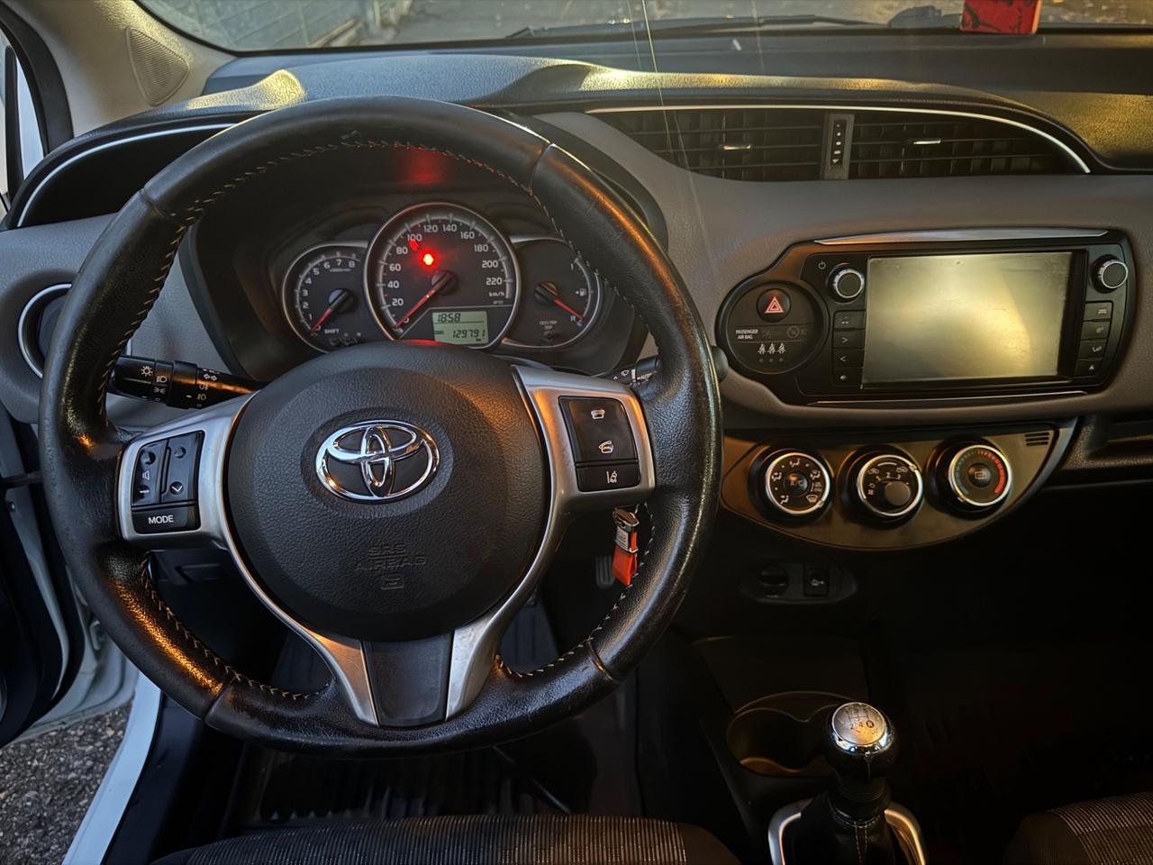 Toyota Yaris 1.0 5 porte neopaten garanzia 12 mesi