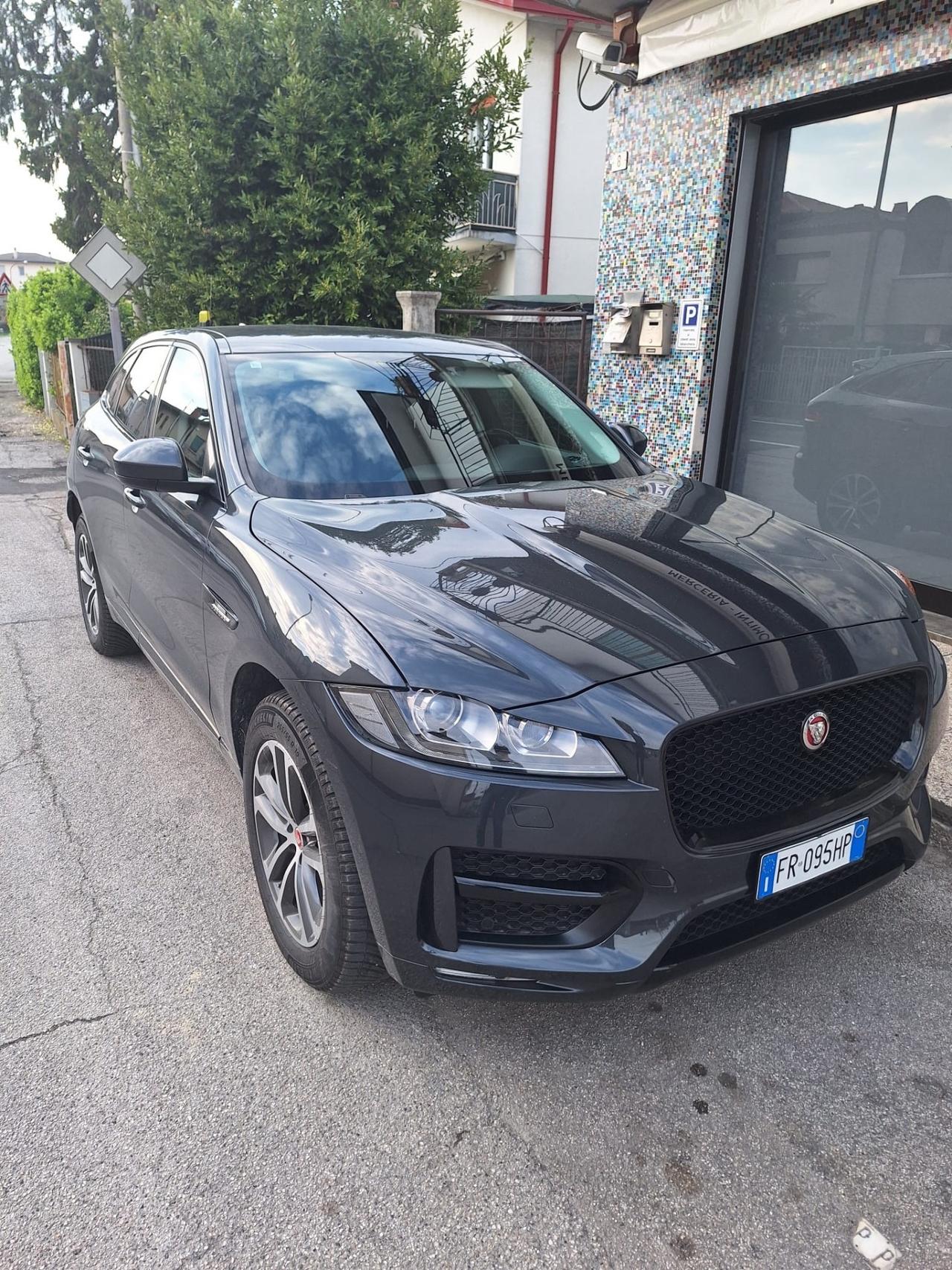 Jaguar F-Pace 2.0 D 180 CV AWD Prestige