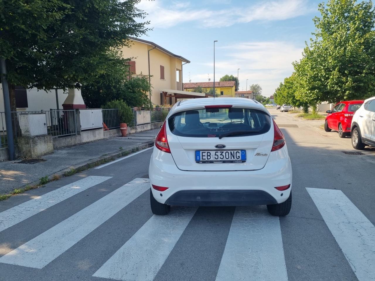 Ford Fiesta 1.4 5 porte Bz.- GPL Titanium
