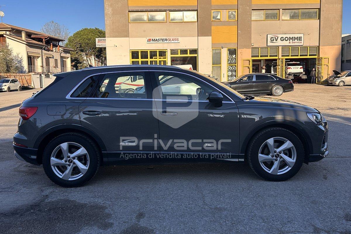 AUDI Q3 35 TDI S tronic Business Advanced