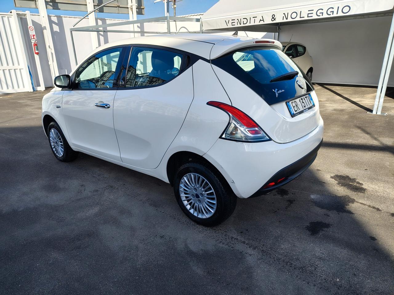 Lancia Ypsilon 0.9 TwinAir 85 CV 5 porte Metano Ecochic Gold