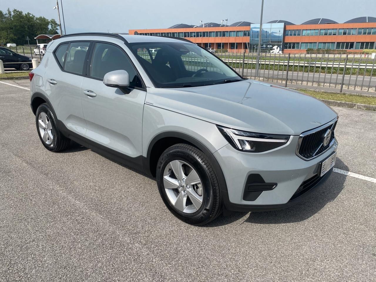 Volvo XC40 B3 (Benzina/Hybrid) Autom. Essential