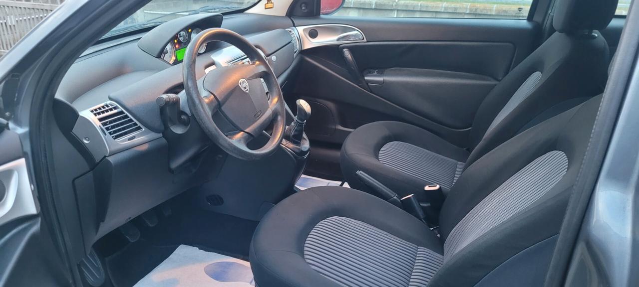 Lancia Ypsilon 1.2 Argento