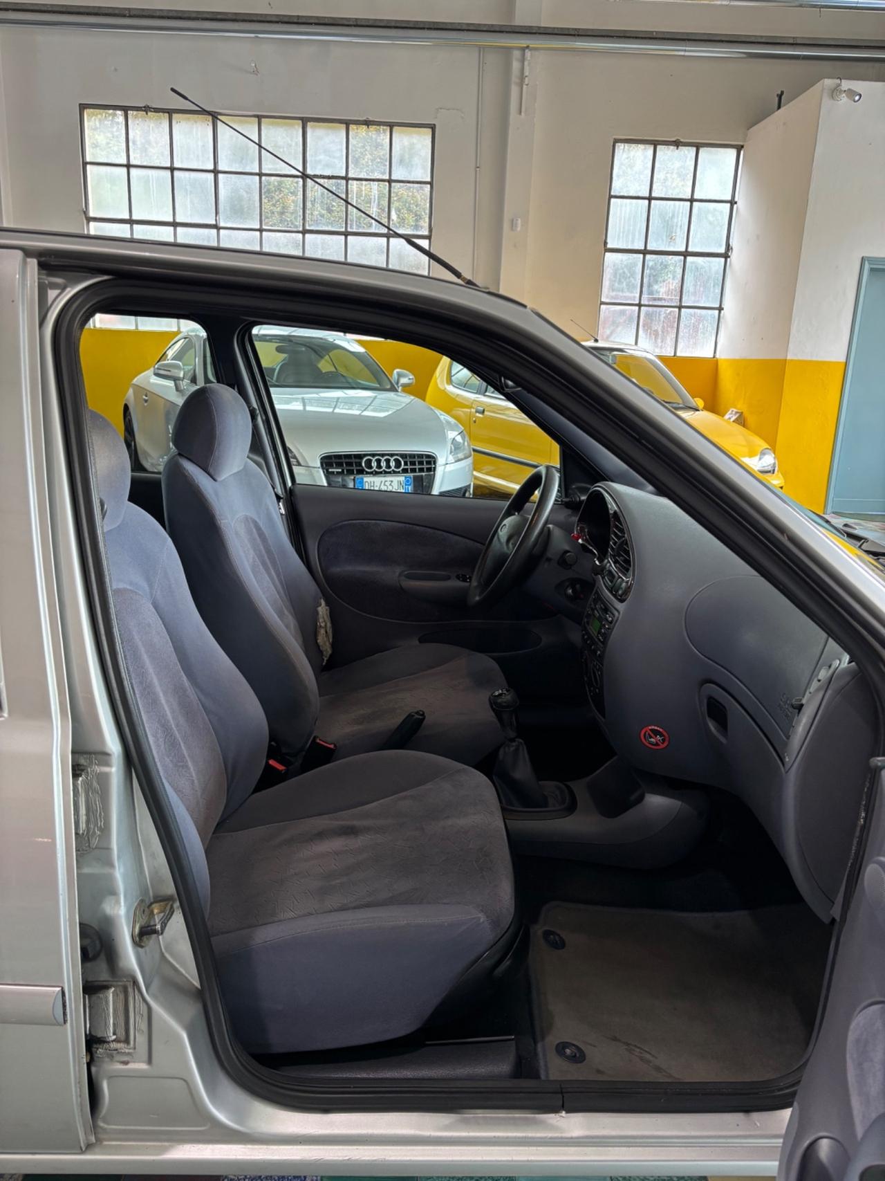 Ford Fiesta 1.2i 16V cat 5 porte Ghia