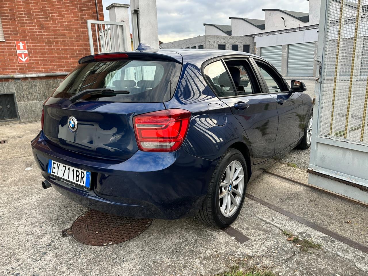 Bmw 118 118d 5p. Unique