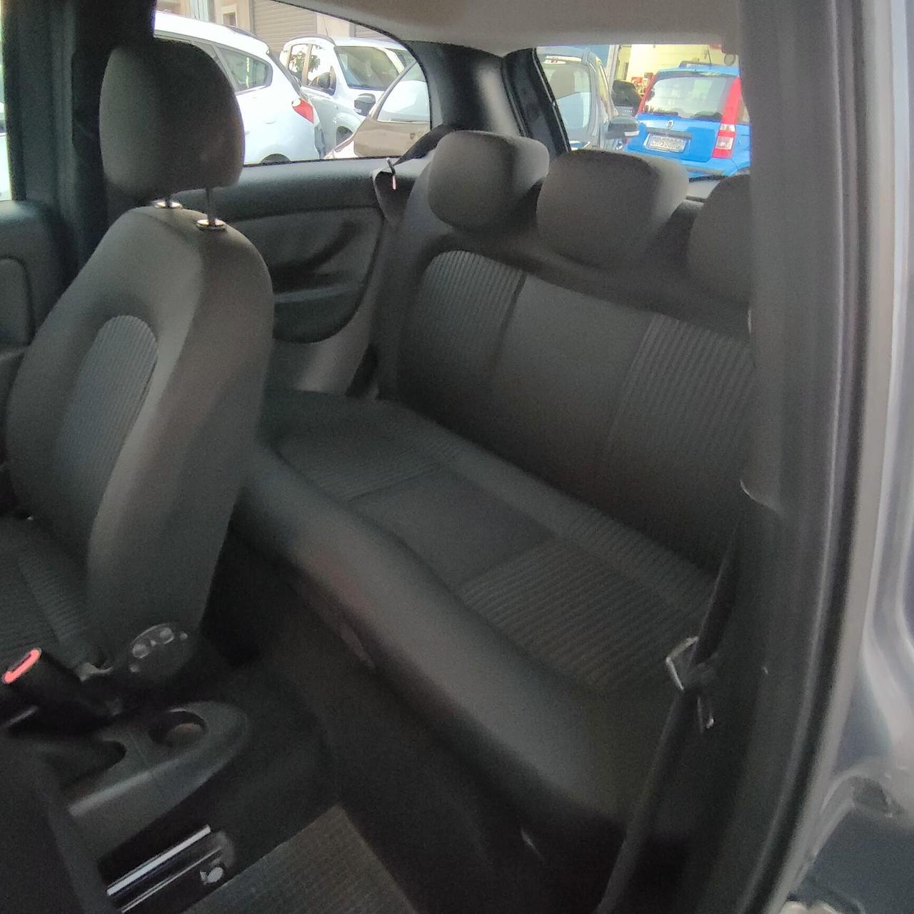 Lancia Ypsilon 1.3 MJT 75 CV Platino