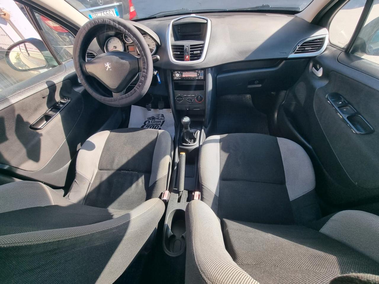 Peugeot 207 1.4 HDi 70CV 5p. XT