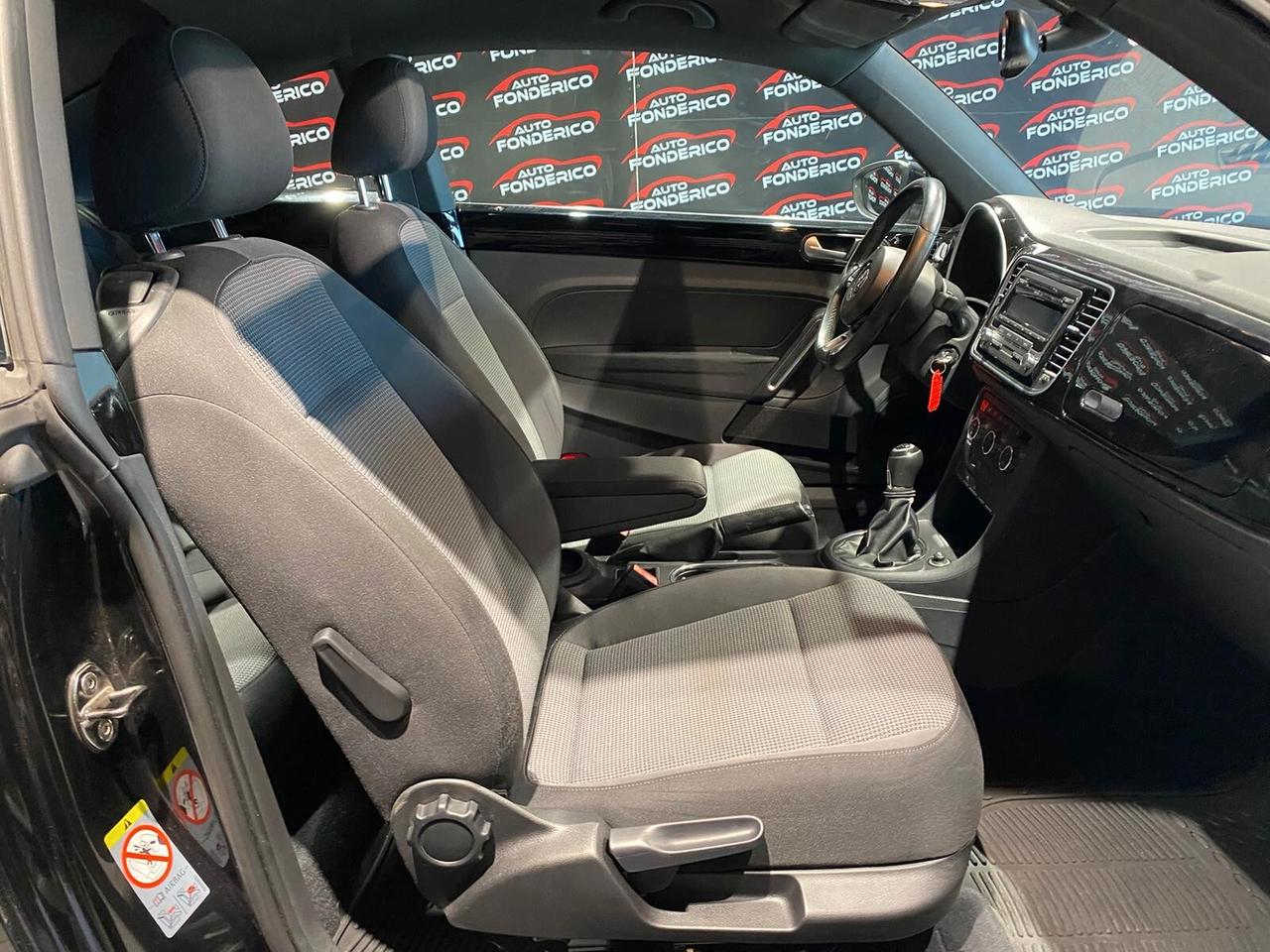 Volkswagen Maggiolino 1.6 Diesel - 2012