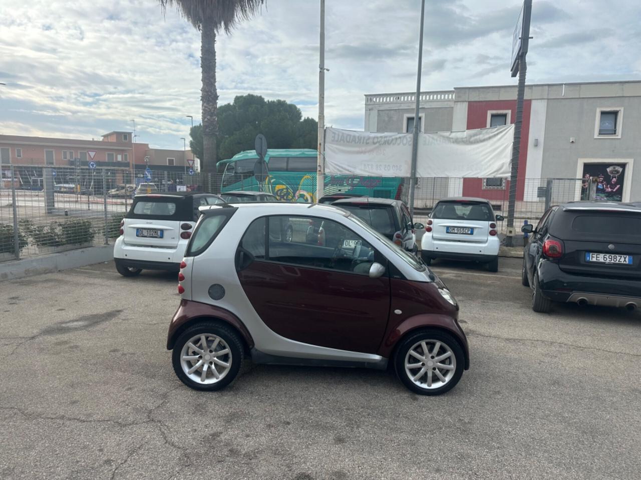 Smart ForTwo 700 coupé pure (45 kW)