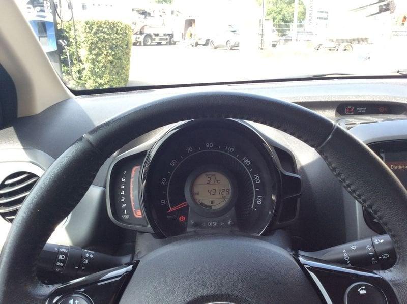 Toyota Aygo Connect 1.0 VVT-i 72 CV 5 porte x-play