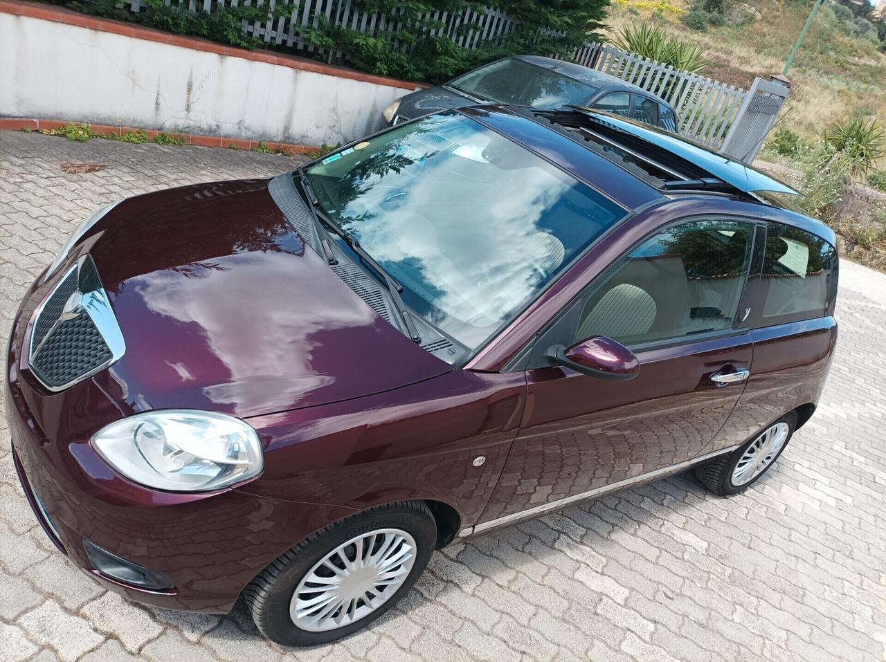 Lancia Ypsilon 1.3 MJT 90 CV Oro Bianco