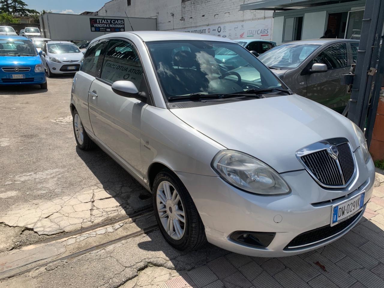 Lancia Ypsilon 1.4 Argento Ecochic GPL