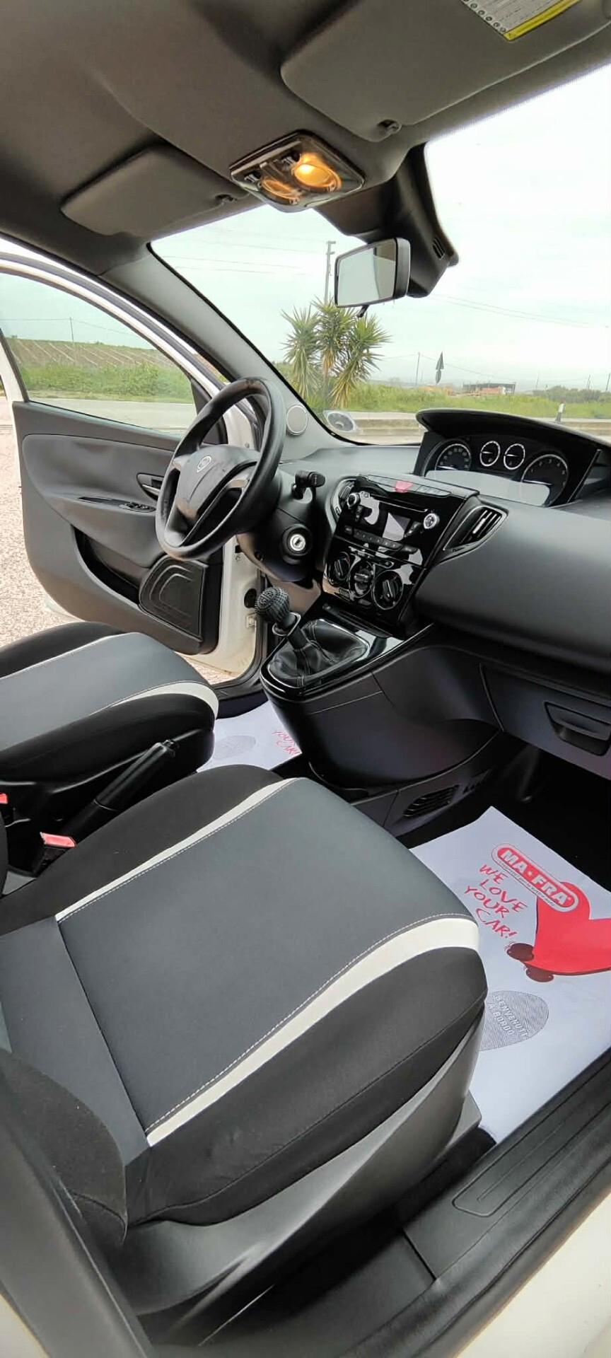 Lancia Ypsilon 0.9 TwinAir 85 CV 5 porte Metano Ecochic Gold