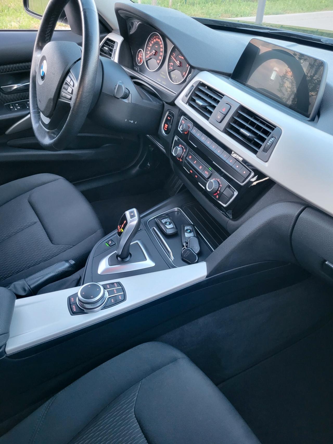 Bmw 320d xDrive Touring Business Advantage
