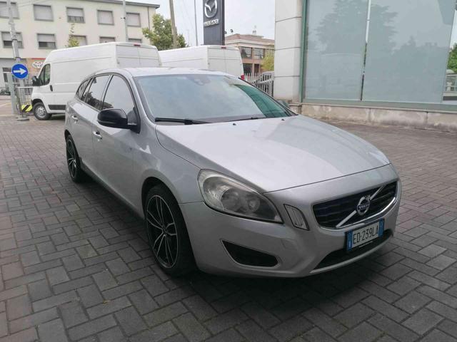 VOLVO V60 D3 Momentum