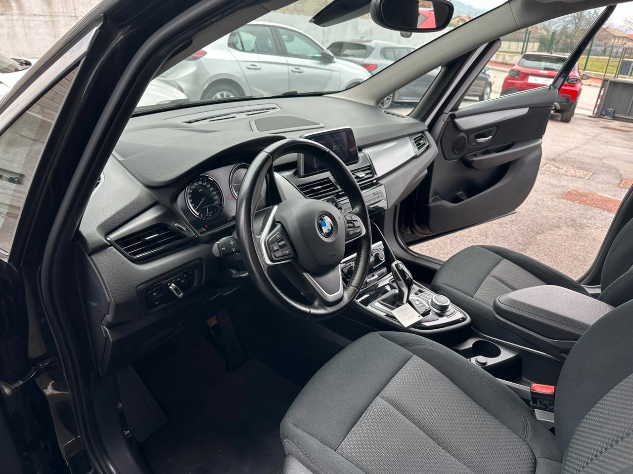 Bmw 2er Active Tourer 220d Active Tourer Business aut.