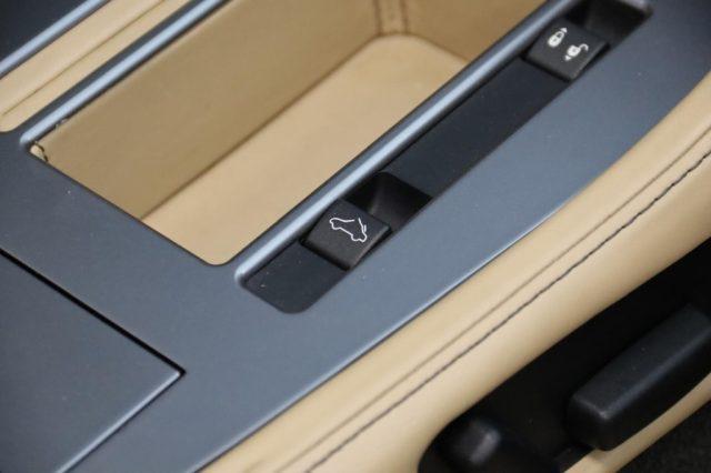 ASTON MARTIN DB9 Volante Touchtronic