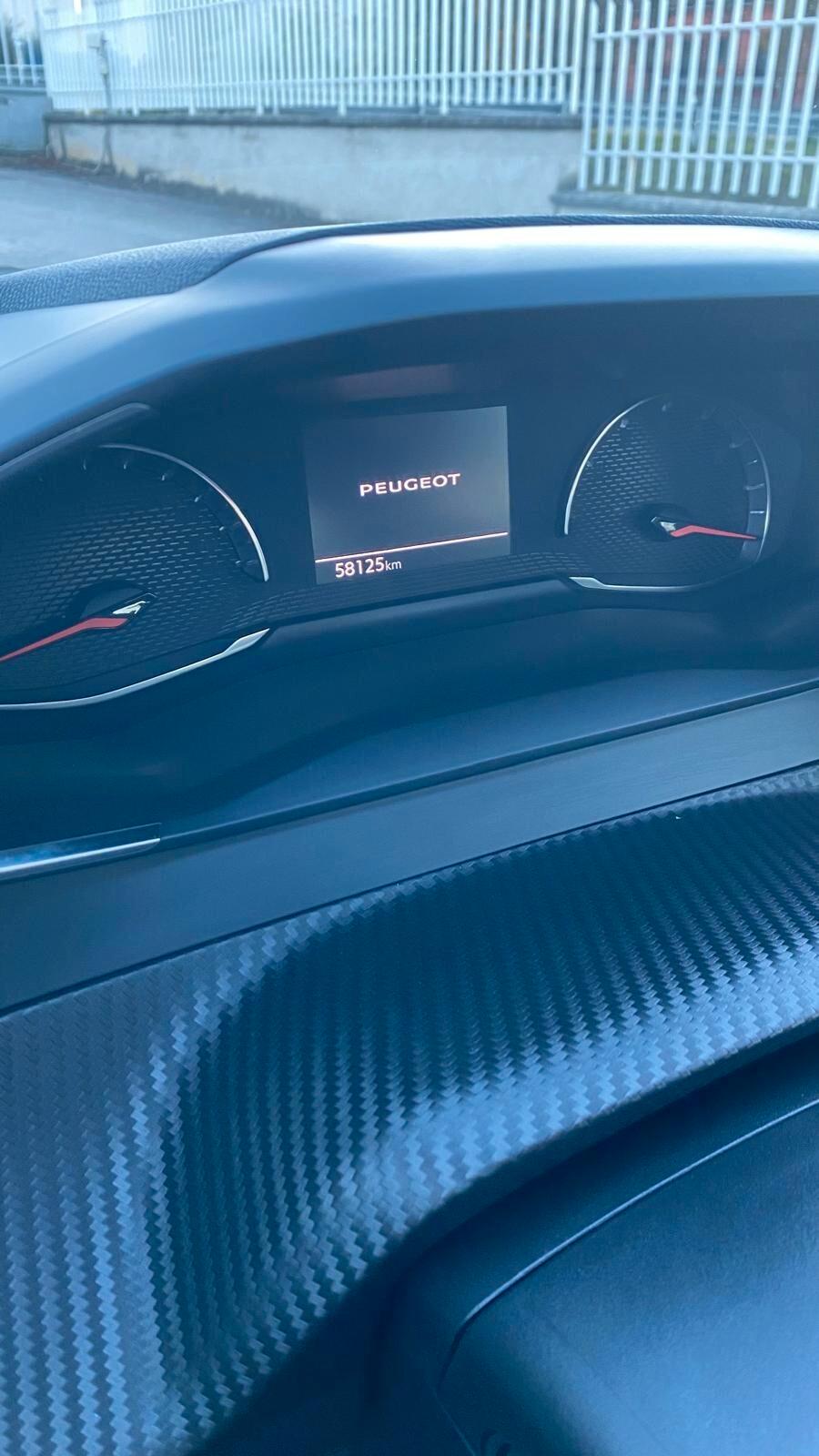 Peugeot 2008 BlueHDi 130 S&S EAT8 Allure